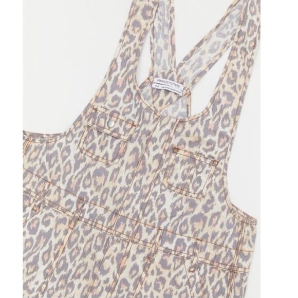 Urban Outfitters Camille Cotton Printed Overalls in Leopard Cheetah - Picture 2 of 9
